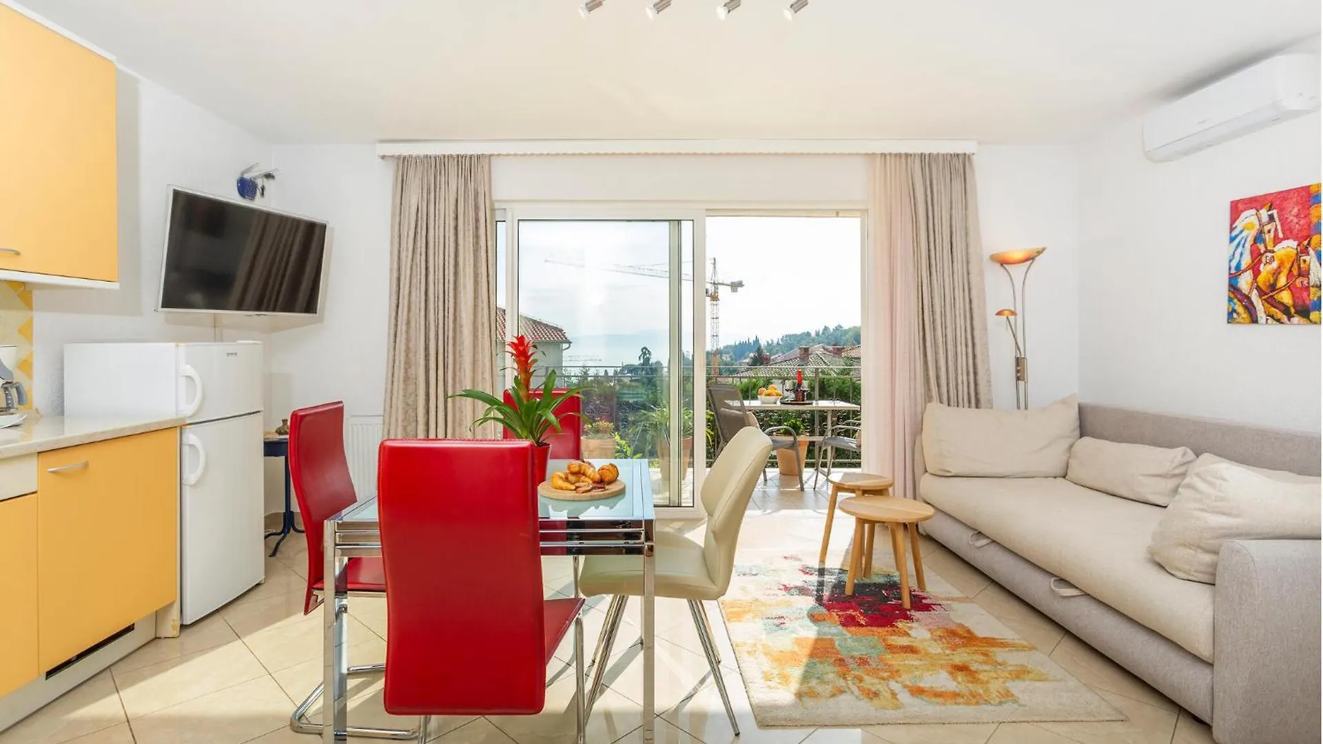 1 Bedroom Cozy Apartment In Icici